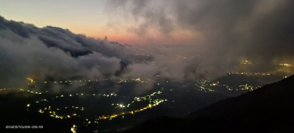 大屯山夜景/晨曦/日出/雲瀑/芒花&小觀音山西峰雲瀑10/26 & 11/12326951