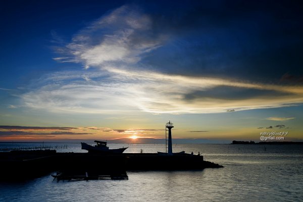 【嘉義】東石網寮漁港--黃昏的天空很有戲
