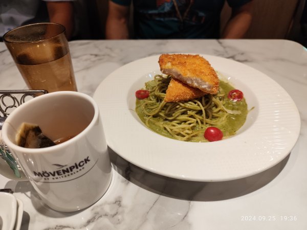 璀璨耀眼的夜景 - 大直美麗華、大稻埕、大港墘公園【臺北健走趣】【健走複利】2604590