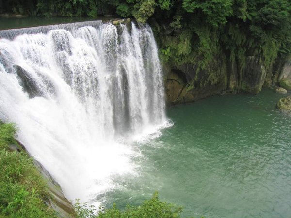平溪 十分瀑布。壺穴地質景觀 垂廉型瀑布 臺版尼加拉瀑布2206289