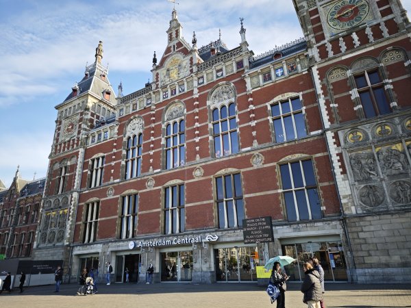 2025_0420 倫敦馬拉松順遊西歐 D2a(阿姆斯特丹中央車站)2785897