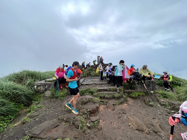 【臺北大縱走第三段】小油坑→風櫃口 之 天雨路滑小孩還特別多2178606