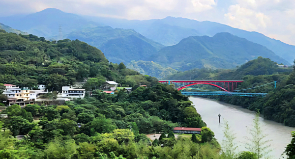 暢遊復興鄉羅浮，探索泰雅族傳統獵場，桃園拉號步道，樂信瓦旦紀念公園，義興吊橋，復興景觀吊橋