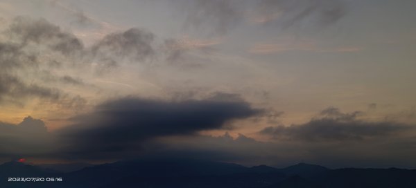 二格山藍天綠地的雲海流瀑，永遠看不膩 ! 7/202224517