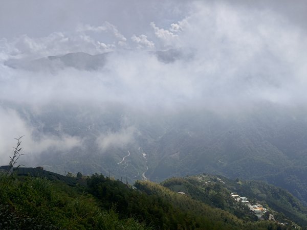 華山4-2號步道上雲嘉連峰2579327