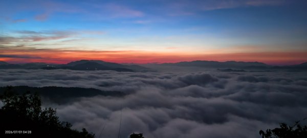 #石碇後山 #霞光 #日出 #雲海 #火燒雲 #魔目裳蛾 7/1&33080428