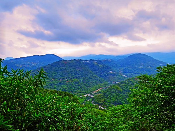 台北小溪頭環狀步道、翠山步道、大崙尾山封面