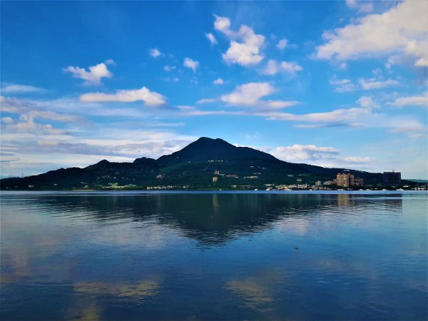 關渡親山步道｜雨過天晴 讓我們看雲去封面