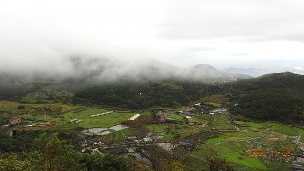 雲霧飄渺間的台北盆地&觀音山1926213