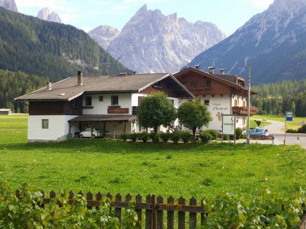 義大利多洛米提山748695