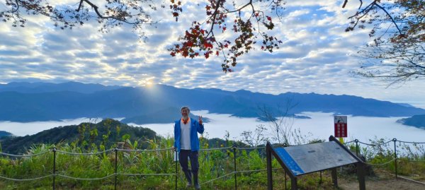 二訪馬拉邦山，解鎖 #琉璃光雲海 #日出雲海  #血月 #斜射光 #楓葉紅了！2668597