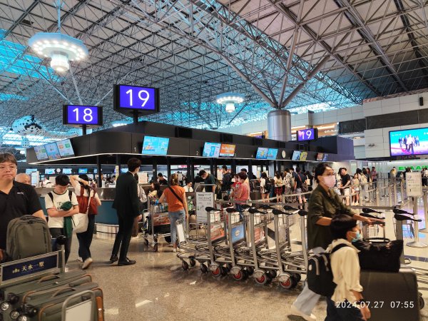 桃園國際機場→香港國際機場→華麗銅鑼灣酒店→時代廣場→地鐵→尖沙咀→iSQUARE→重慶大廈→K112563271