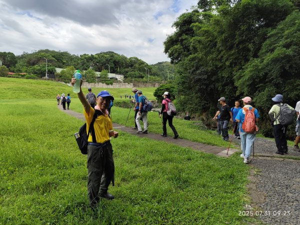 大湖公園→大溝溪生態治水園區→圓覺寺步道→圓覺瀑布→圓覺寺→鯉魚山步道【臺北大縱走 4、臺北健走趣】2849079