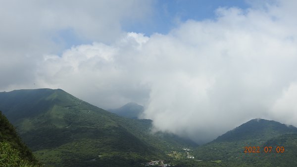 陽明山上一整天都是雲霧飄渺1757814