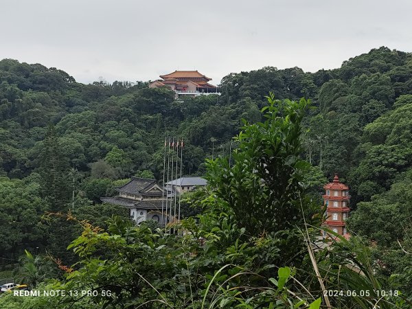 走訪新北市中和、土城區的名勝古蹟：圓通禪寺、牛埔頭山、新加坡山封面