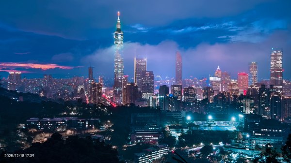 #天空之城 #穿雲箭 #虎山峰 #夕陽 #火燒雲 #夜景 #101大樓 12/182964781