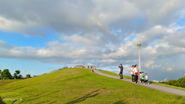 八里左岸夕陽火燒雲10/12&紗帽路上的夕陽10/142621697