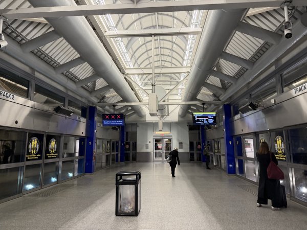 [紐約馬之行-01] 2025_1031 領紐約馬拉松物資2940478