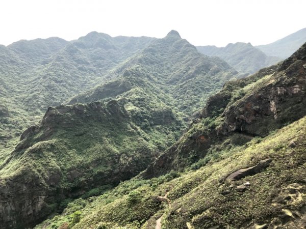 龍脊上的舞者：劍龍稜走茶壺山1325022