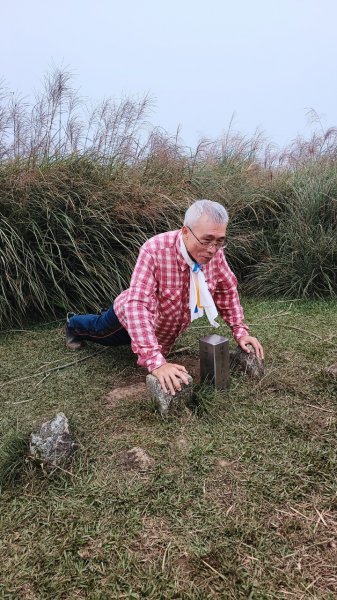 擎天崗→磺嘴山生態保護區→磺嘴山 H912m→翠翠谷→榮潤古道→內雙溪古道→冷擎步道→冷水坑1487619