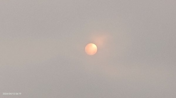 晨霧瀰漫的觀音山2476134