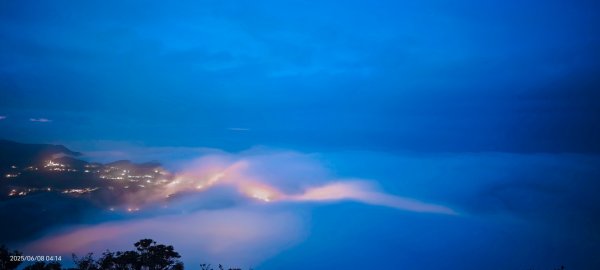 二格山 #琉璃光 #雲海流瀑 #雲瀑 #火燒雲 #霞光 #斜射光 #日出 6/82805832