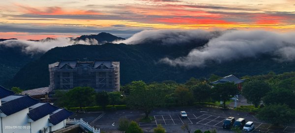 #新店四十份 #翡翠水庫 #日出 #雲瀑 #火燒雲 #雲海 9/23114390