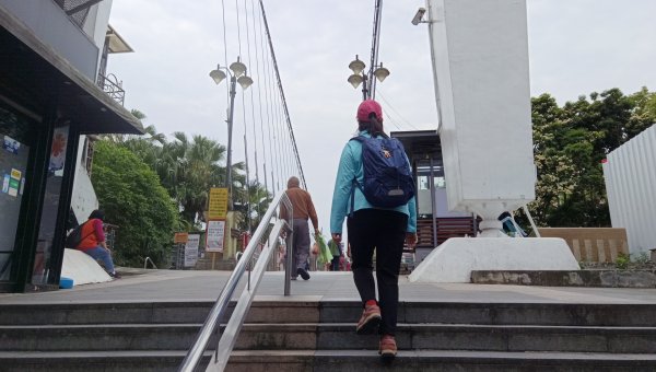 (姨婆趴趴走)第五十二集:新北新店攀登和美山及灣潭山2761075