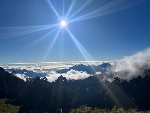 #奇萊南峰，海拔標高3358m#五星級豪華山屋_天池山莊 #天池山莊的紫色雲海、藍綠天空、皎潔明月2366365