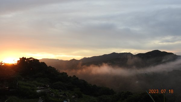 二格路曙光日出雲瀑&二格山雲海流瀑7/182222028