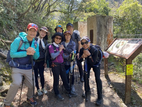 《走進百年前的山林｜霞喀羅古道22K縱走．一條被歷史刻下痕跡的路》封面