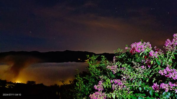 坪林南山寺 #星空夜景  #火燒雲   #紫薇雲海 #霧虹觀音圈 #曙光日出 7/112548699