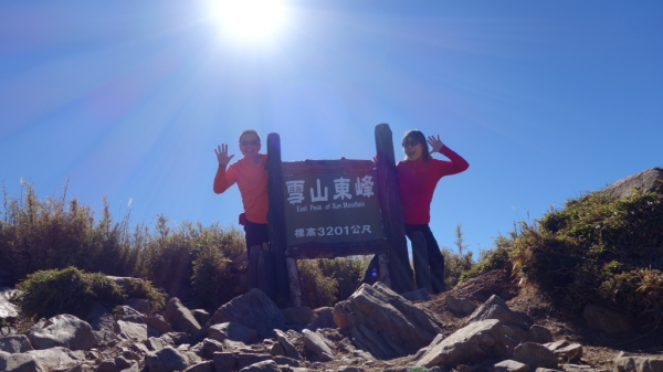 雪山深秋行旅，主東峰二日行74660