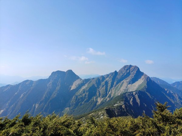 終於看到1000元背面的山景登頂玉山北峰／前峰2495950