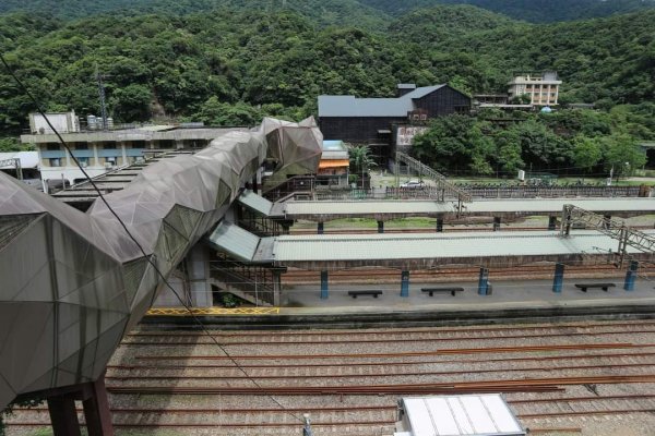 平溪  望古瀑布步道  猴硐貓村 運煤遺址。搭火車去旅行  最小的火車站 被人們忽略的秘境 望古瀑布2186147