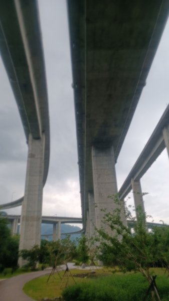 橋聳雲天綠雕園區1753791