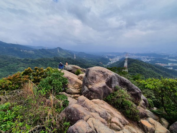 內湖金面山，論劍山，鶯歌蛋山，忠義山，長壽步道，桃園虎頭山公園1613207