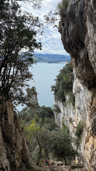 燈塔與懸崖 + 桑托尼亞的布西耶羅峰 🇪🇸 西班牙2771459