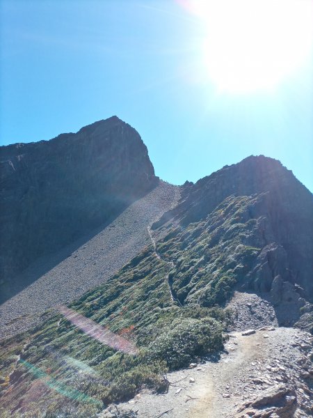 走向玉山北峰就為了一窺主峰全貌1947869