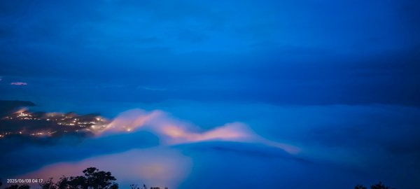 二格山 #琉璃光 #雲海流瀑 #雲瀑 #火燒雲 #霞光 #斜射光 #日出 6/82805834