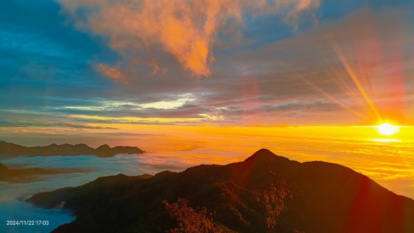 跟著雲海達人山友追雲趣-二訪 #鳶嘴山 解鎖 #黃金雲海 #夕陽雲海 #火燒雲 #琉璃光2652035