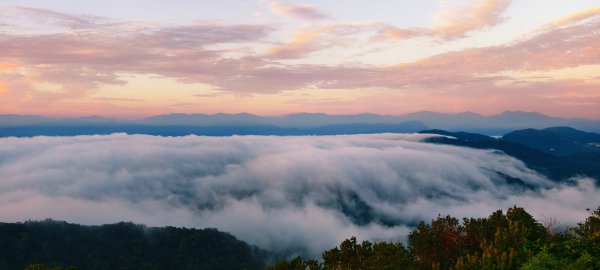 #二格山 #琉璃光 #霞光 #火燒雲 #雲海流瀑 #日出 8/202864882