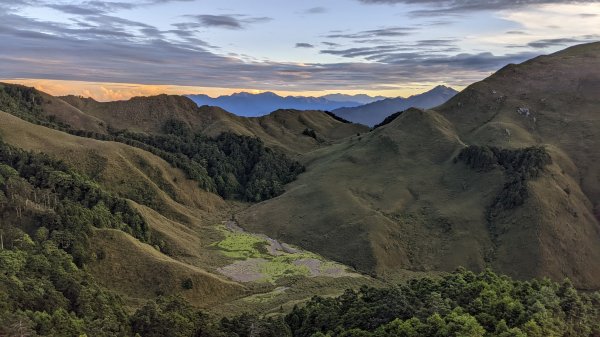 白石安東軍高山湖泊草原，空靈幽靜。1756805