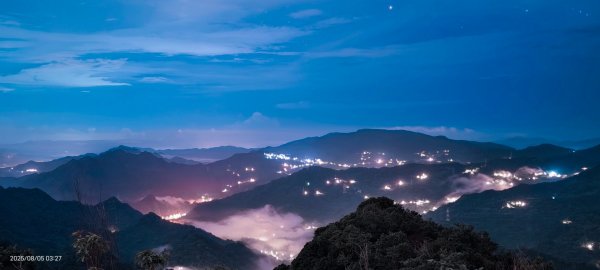 #二格山 #琉璃光 #日出 #雲海流瀑 #斜射光  8/52852474