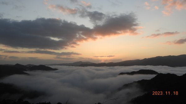 跟著雲海達人山友追雲趣 - 坪林南山寺晨曦日出雲海+金芒&開眼崙山嵐觀音圈 11/18&192350556