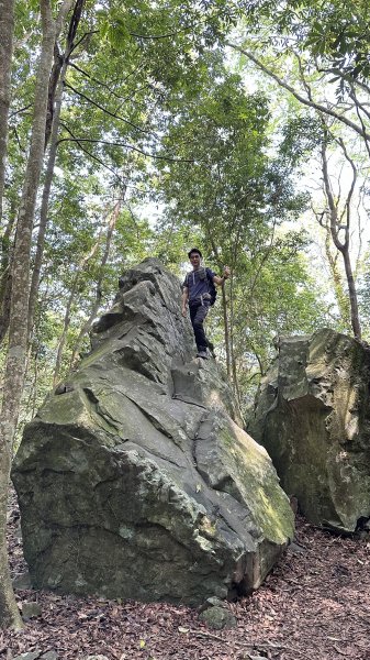 崩潰陡上的水雲三星～鳥嘴山（上島山）2095282