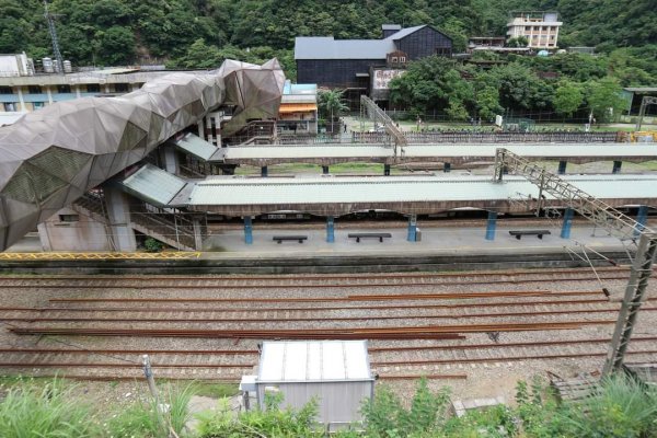 平溪  望古瀑布步道  猴硐貓村 運煤遺址。搭火車去旅行  最小的火車站 被人們忽略的秘境 望古瀑布2186154