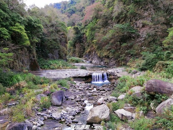 手腳並用之虎山行。 水雲三星~虎山步道1300680