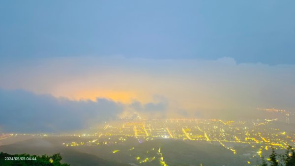 觀音山夜景琉璃光雲海&一彎血月5/52495646