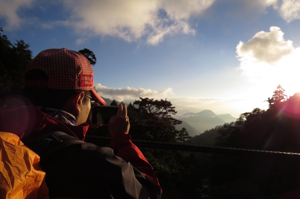 【步道小旅行】登山新手之能高越13K.奇萊南峰日出雲海4235